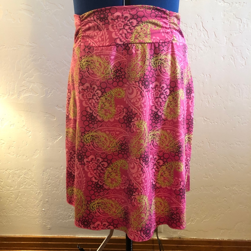 Tranquility, pink paisley skirt, size L